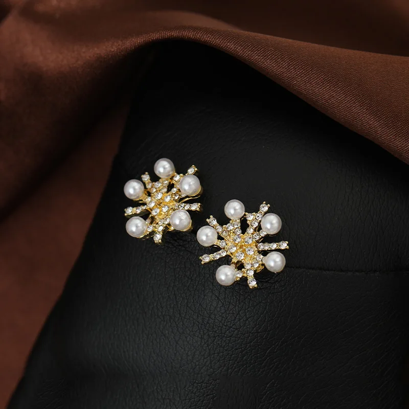 

New Fashion Temperament Shiny Crystal Flowers Senior Earrings Joker Sweet Fresh Lovely Fine Pearl Women Drop Earrings