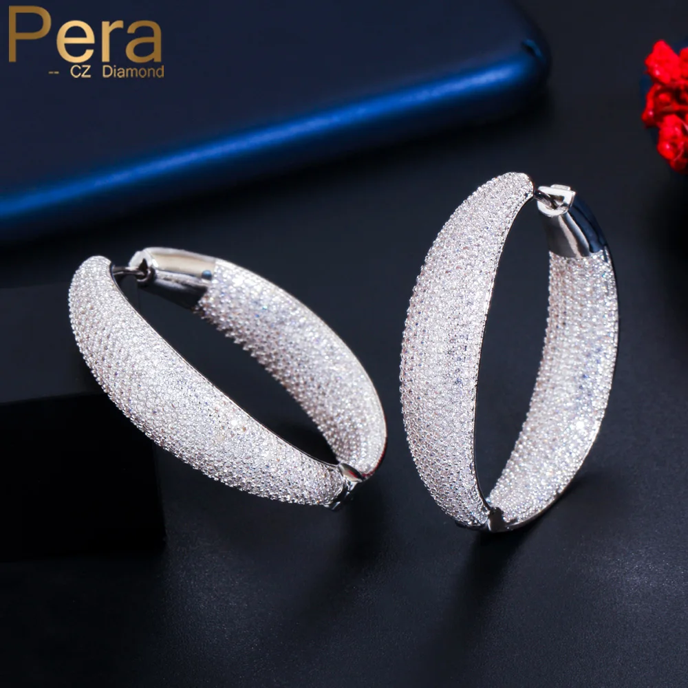 

Pera Chunky Round Circle Shape Full Shiny White Cubic Zirconia Paved Big Hoop Earring for Women Fashion Brand Party Jewelry E653