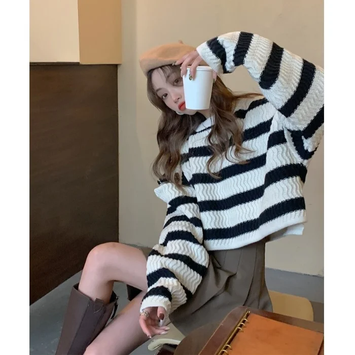 Женский свободный пуловер с отверстиями красный свитер в полоску контрастной