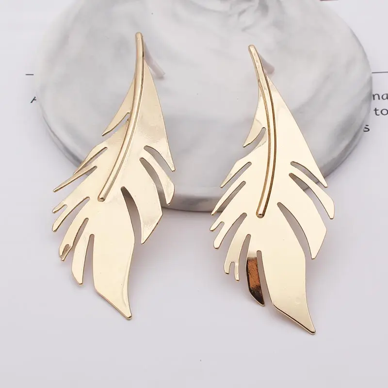 Gold Серьги массивные золотые большие Асимметричные Геометрический Цветочный Серьги для женщин женские преувеличенные индивидуальные серьги Красный Зеленый Белый - Окраска металла: Gold