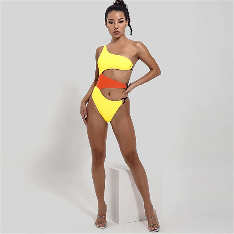 

Купальник на одно плечо с защитой от УФ-лучей