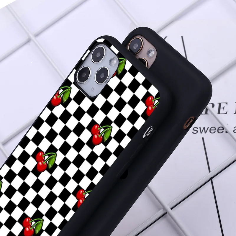 

Checkerboad Fire Soft Phone Case For iPhone 11 Pro 7 8 Plus XR X XS MAX 6 6S Classic Plaid Black Phone Cover For iPhone SE 2020