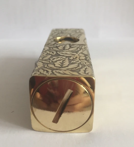 Часы видео WZH 1918 Автоматическая Ручная работа Лазерная тиснение листья гламур