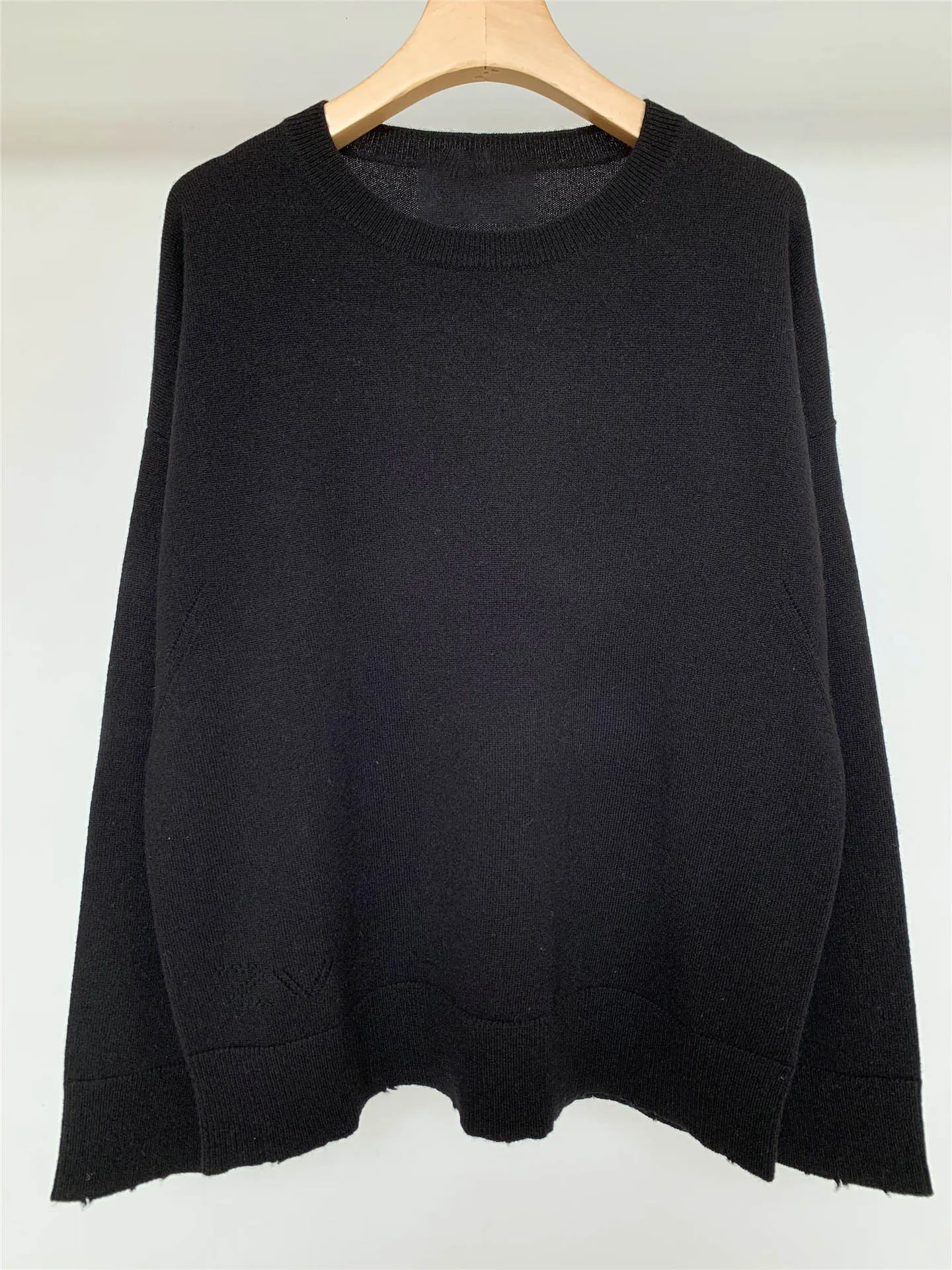 

Early Autumn New Product Star Sheepskin Patch Drop-Shoulder Oversized Loose Cashmere Knit Top