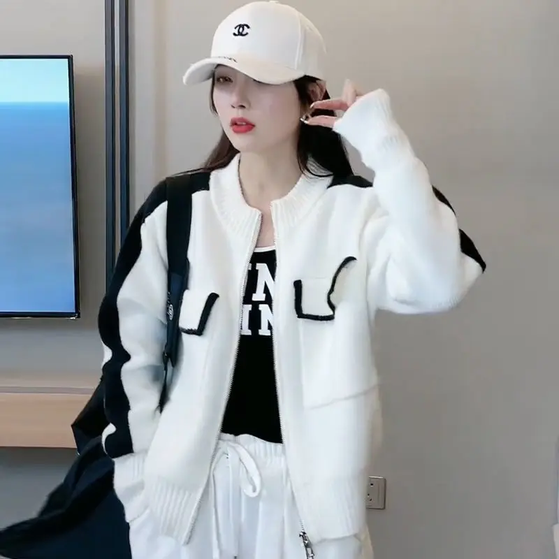 

Black and White Large Pocket Zipper Sweater Coat Women's Autumn and Winter New Loose Knit Cardigan