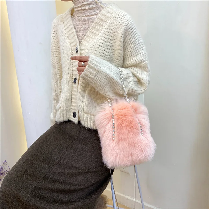 

Winter Fashion Sweet Lady Hairy Diamond Chain Handbag 2021 New Western Style All-match Casual Shoulder Bag Messenger Female Bag