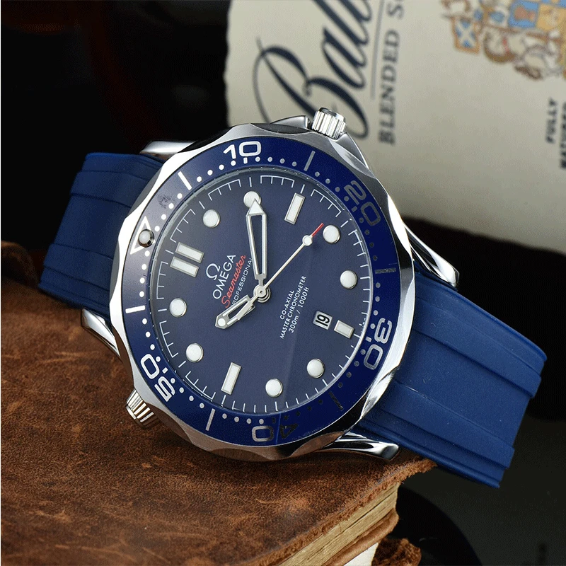 

2021 New Men's Silicone Band Steel Band 3-pin Quartz Luxury multifunction watch