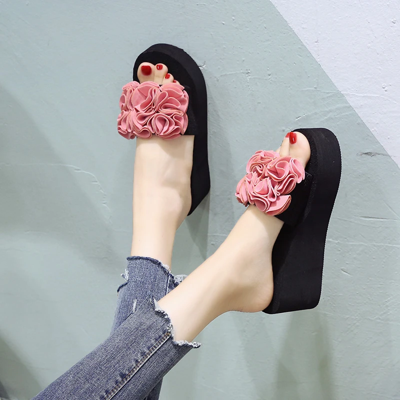 

Large Size 35-41 Hot Sale Casual Beach Shoes Comfortable, Light And Elegant Flower Solid Color Slope Heel Summer Ladies Slippers