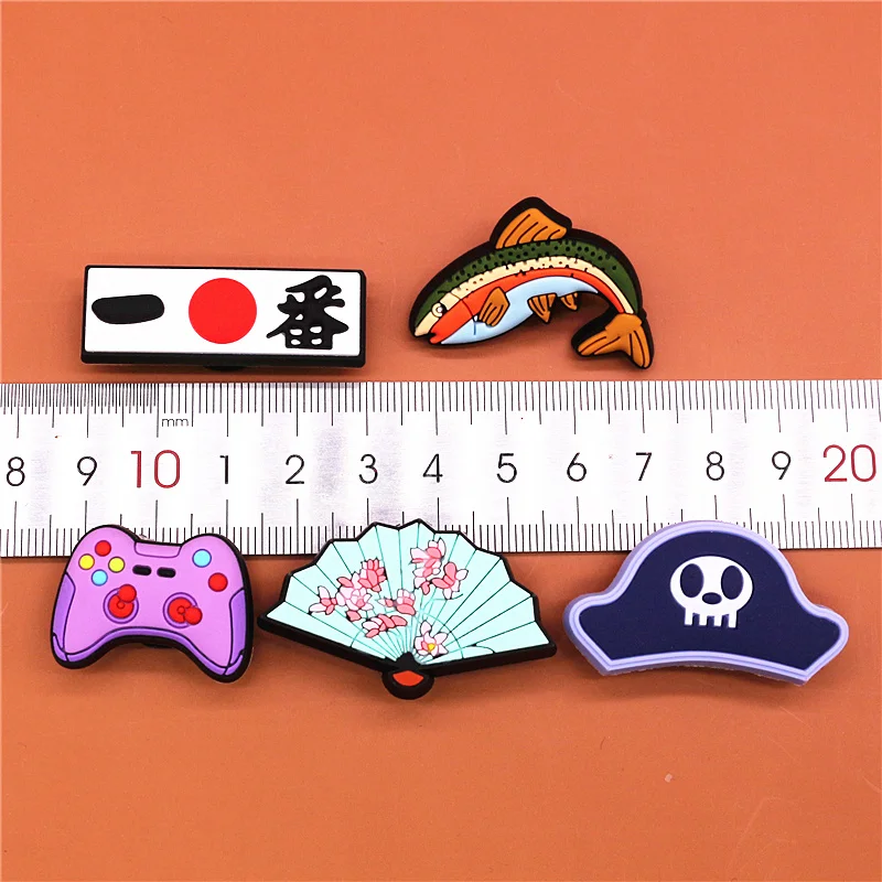 Original PVC Croc Shoe Charms Fish Fan Japanese Game Handle Hat Sandals Decorations Accessories for Jibz Kids Party Gifts U212