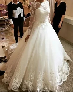 2022 Custom Lace Wedding Dresses Illusion Scoop Neck Applique Long Sleeves Sweep Train Ball Gown Bridal Dress Vestido De Noiva
