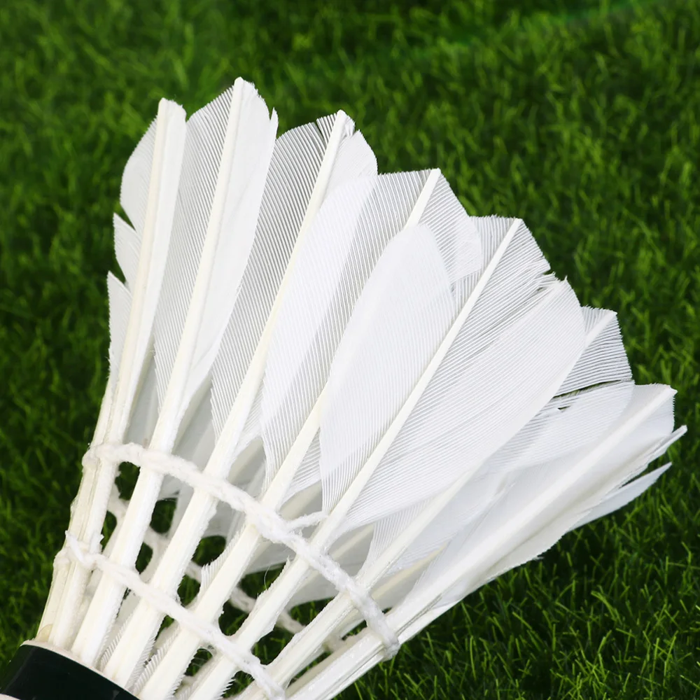 

4pcs Novelty Sports Dark Night LED Glowing Badminton Birdies Shuttlecocks