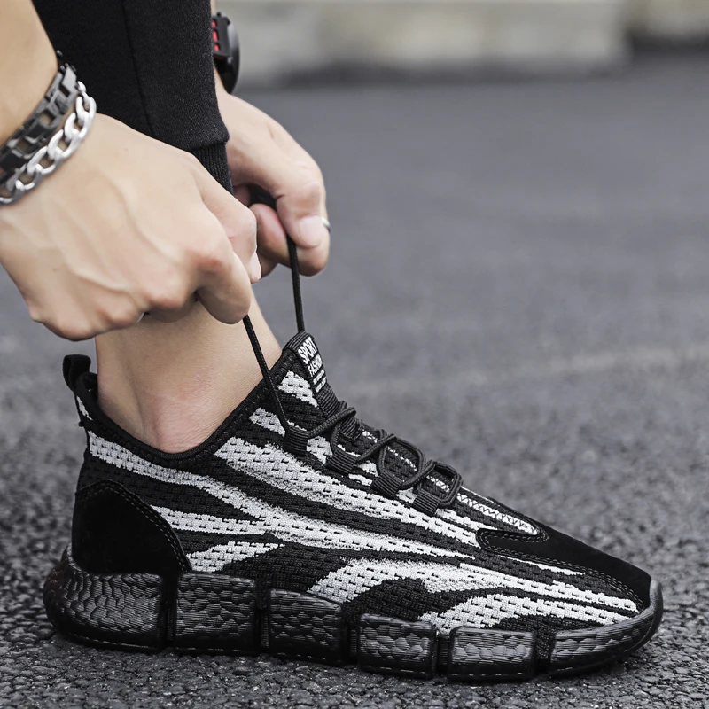 

Korean Version Running Shoes Men Breathable Design Jogging Shoes Men Lace Up Fly Weave Adult Sports Shoes Cushioning Men Sneaker