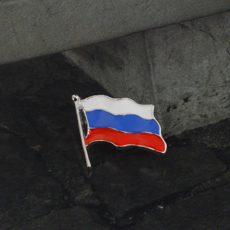 

Russian Flag Enamel Pin Flying Flag Badge Brooch Denim Backpack Clothes Lapel Pin Gift for Friends Russian People