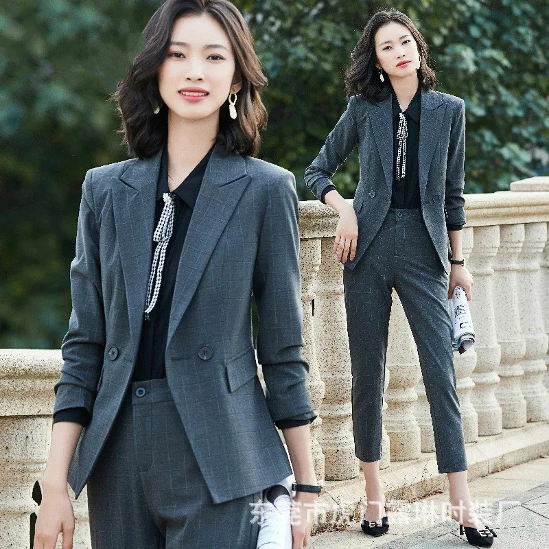 Женский деловой костюм серый пиджак в клетку с длинным рукавом и брюки