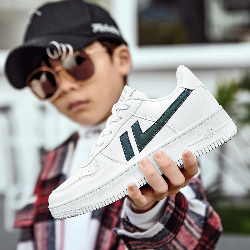 

2021 New Teenagers Casual Shoes Breathable Skateboarding Sneakers Wear-Resisting Walking Shoes Comfortable Lace Up Flat Sneakers