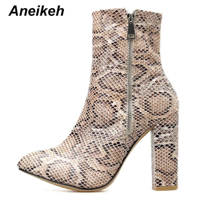 Aneikeh/ г. Женские ботинки из PU искусственной кожи для зрелых женщин пикантная обувь с острым носком на высоком квадратном каблуке и на молнии свадебные ботильоны для танцев Размеры 35-42