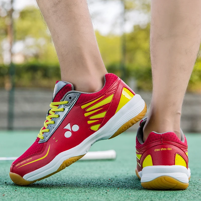2021 Fashion Red Tennis Shoes Unisex Non Slip Breathable Mens Tennis Sneakers Professional Badminton Shoes Men Tenis Para Homme