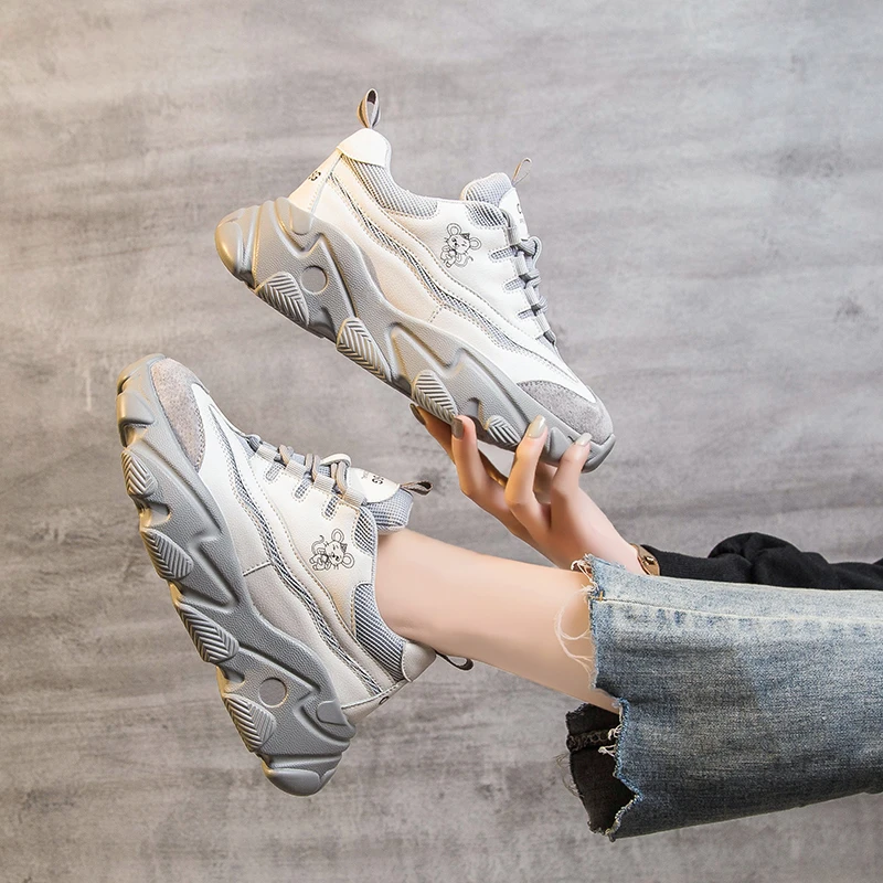 Весенние женские кроссовки на массивной платформе Дизайнерские повседневные