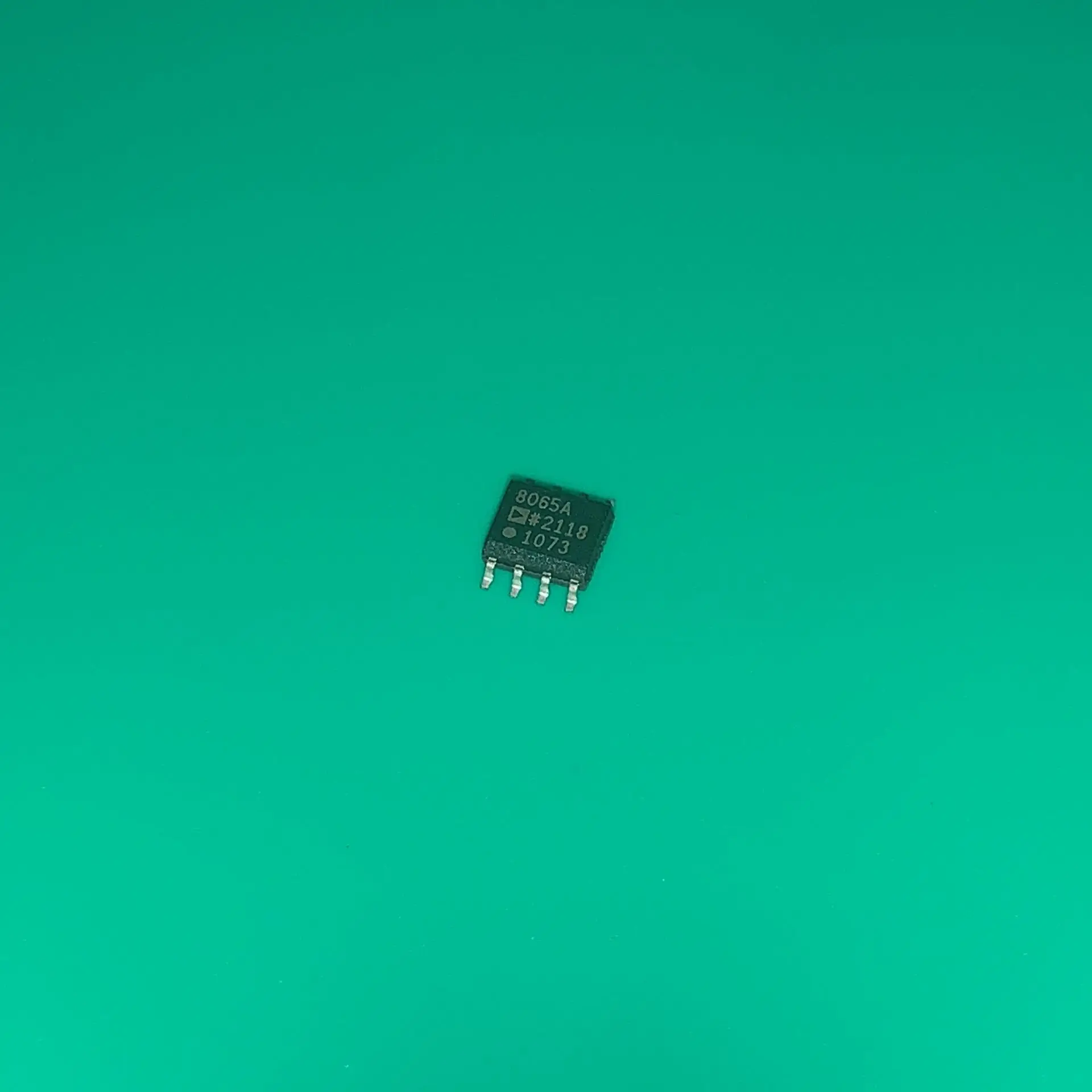 3 шт./лот AD8065ARZ SOP8 AD 8065A RZ IC OPAMP VFB 1 CIRCUIT 8soic AD8065ARZ-REEL7 AD8065AR Z AD8065A RZRL AD8065 ARZ 8065 | Лампы и