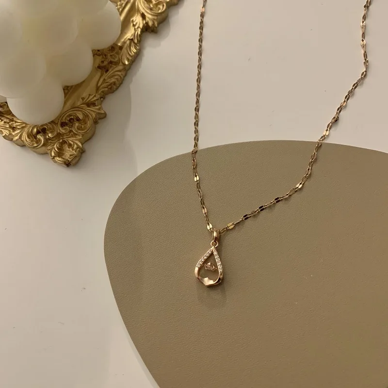 

Female Crystal Pendant Necklace Gold Color Chain Necklaces For Women Cute Bridal Water Drop Wedding Necklace