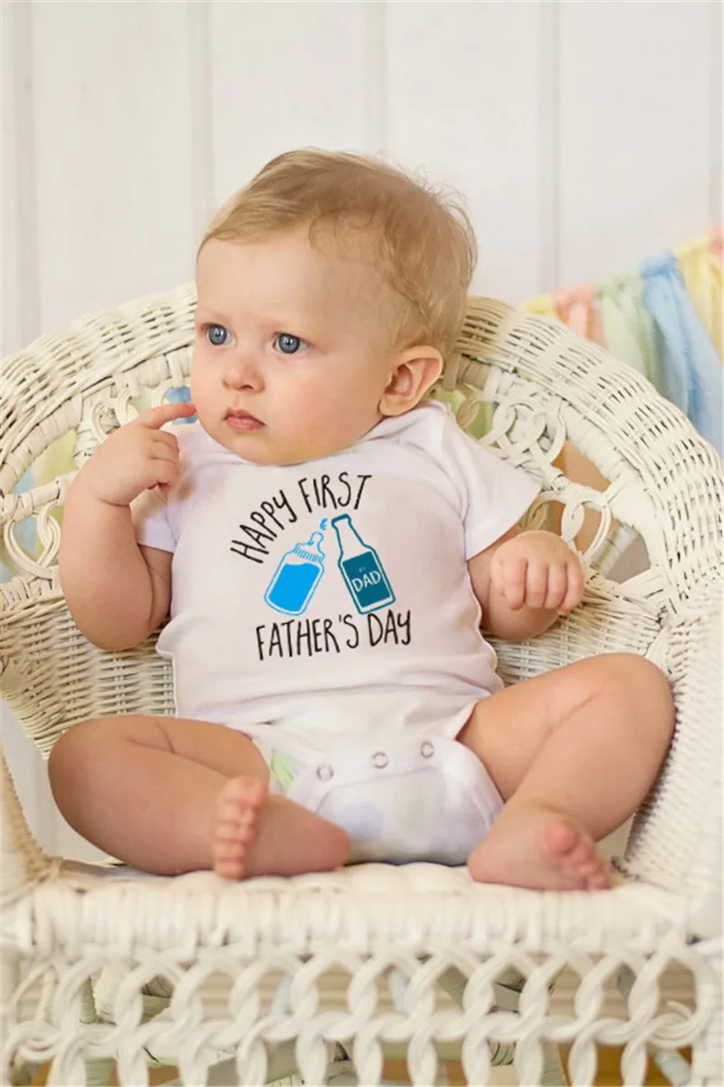 Хлопковый комбинезон с короткими рукавами и принтом Счастливый первый день