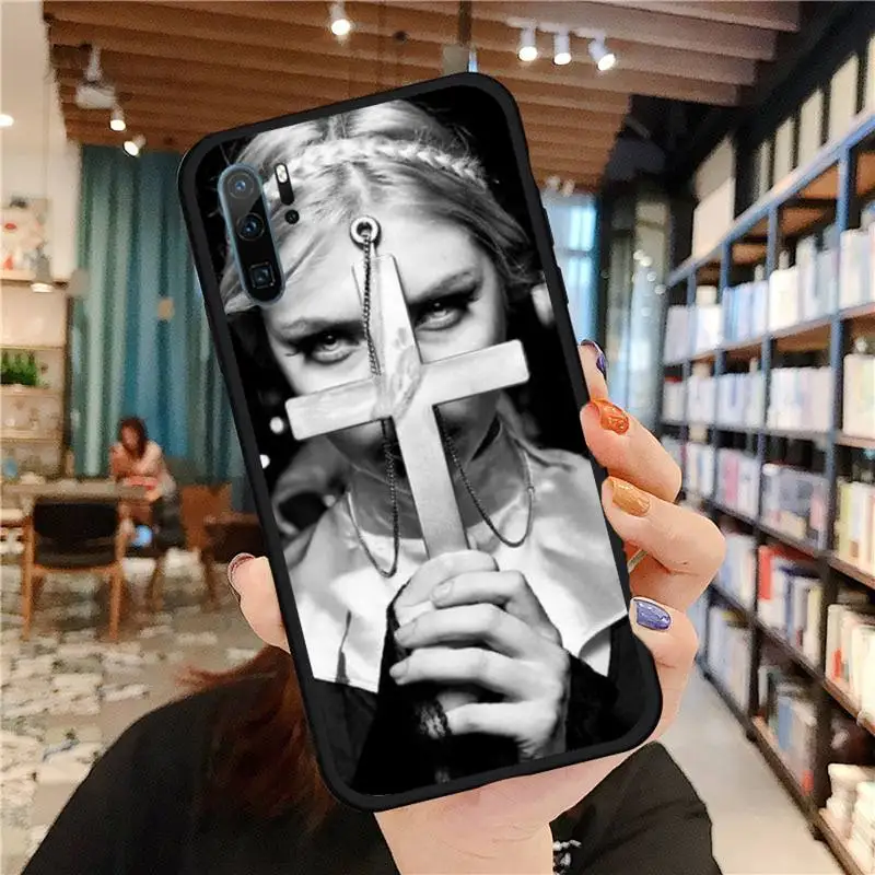 

Sister Nun Sexy Girl Smoke Phone Case For Huawei honor Mate P 9 10 20 30 40 Pro 10i 7 8 a x Lite nova 5t Soft Silicone Shell