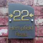 Персонализированные современные таблички со стеклянными цифрами на заказ