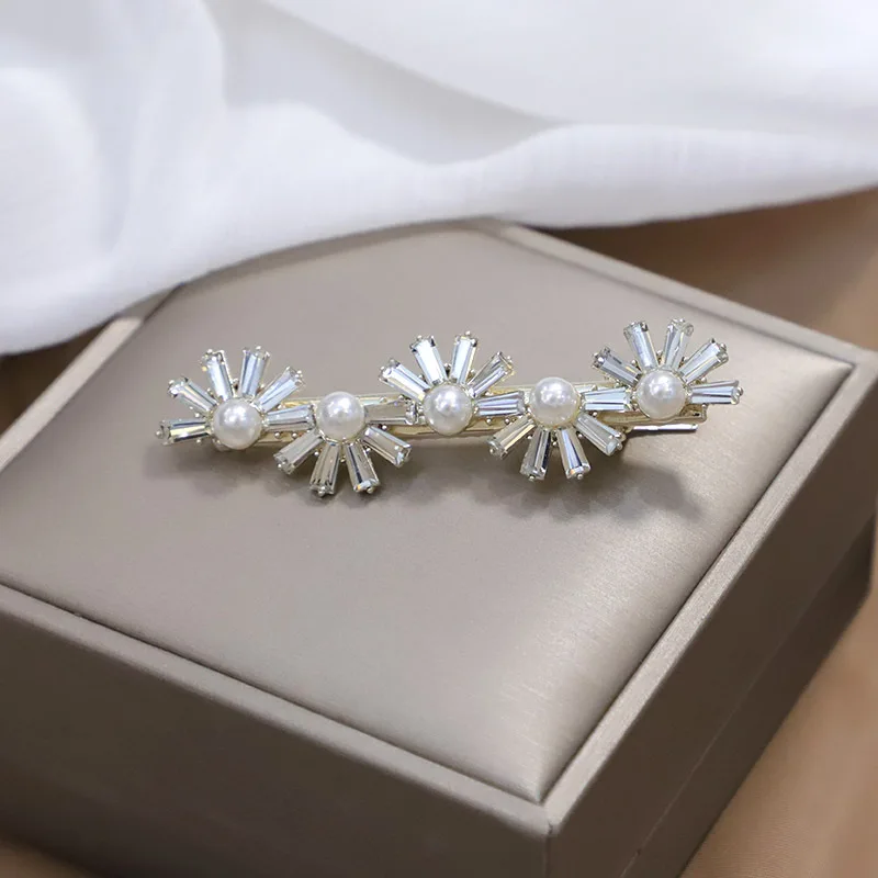 

New Korean Fashion Duckbill Hair Clip CZ Zircons Daisy Women Hair Accessories Sweet Cute Girls Side Or Hairpin Wholesale Hot