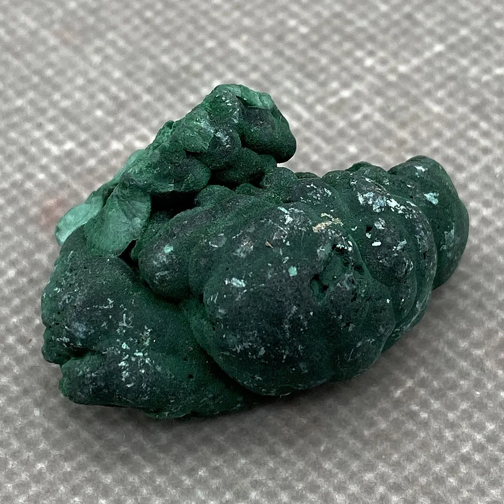 

Natural Green Malachite Raw Stone beautiful needle-shaped plus velvet quartz stone mineral specimen healing home decor k10#
