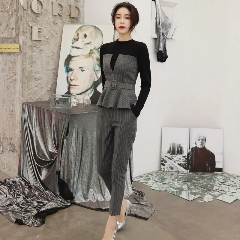 Женский офисный костюм из 2 предметов элегантный облегающий в полоску с