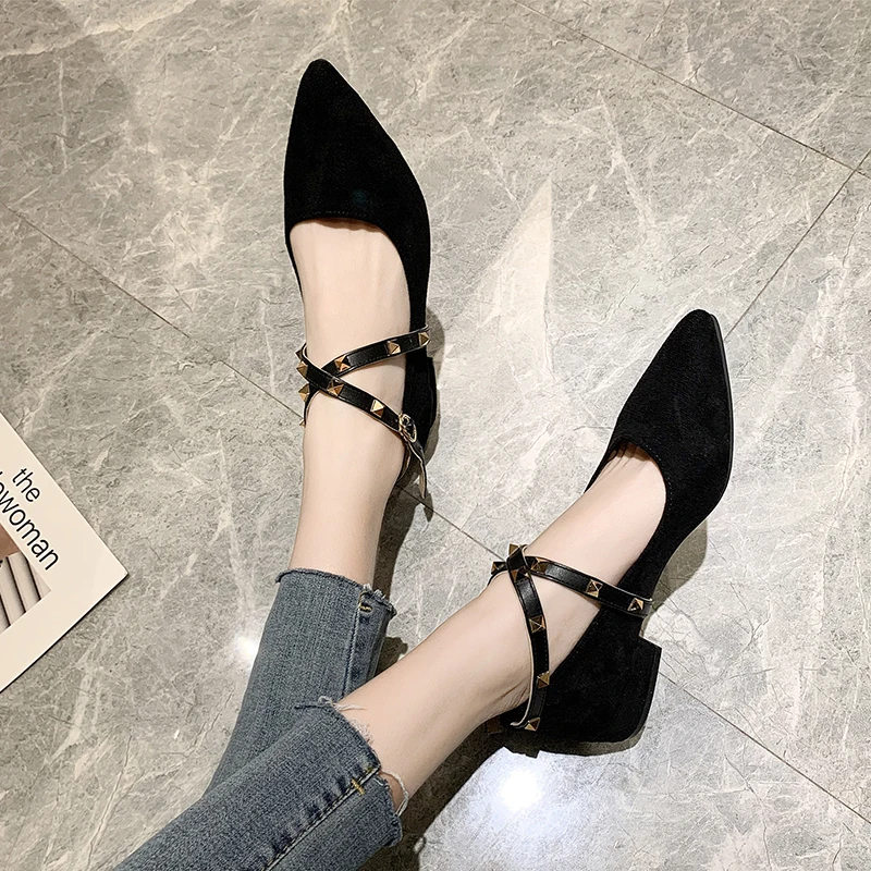 Летние модные босоножки Женская обувь с заклепками на высоком каблуке Роскошные