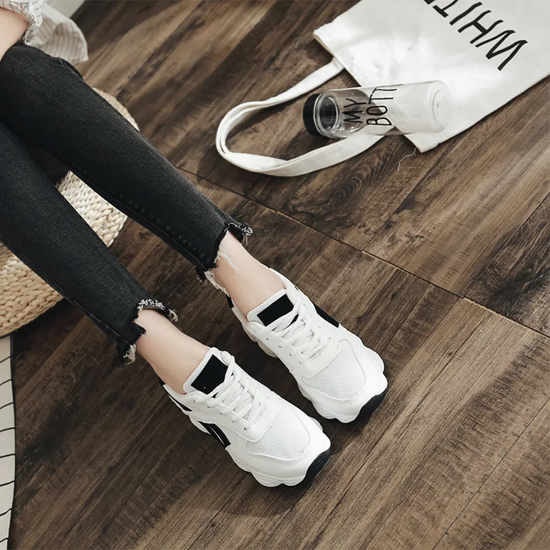 Весенние Прогулочные кроссовки со шнуровкой с круглым носком из дышащей сетки