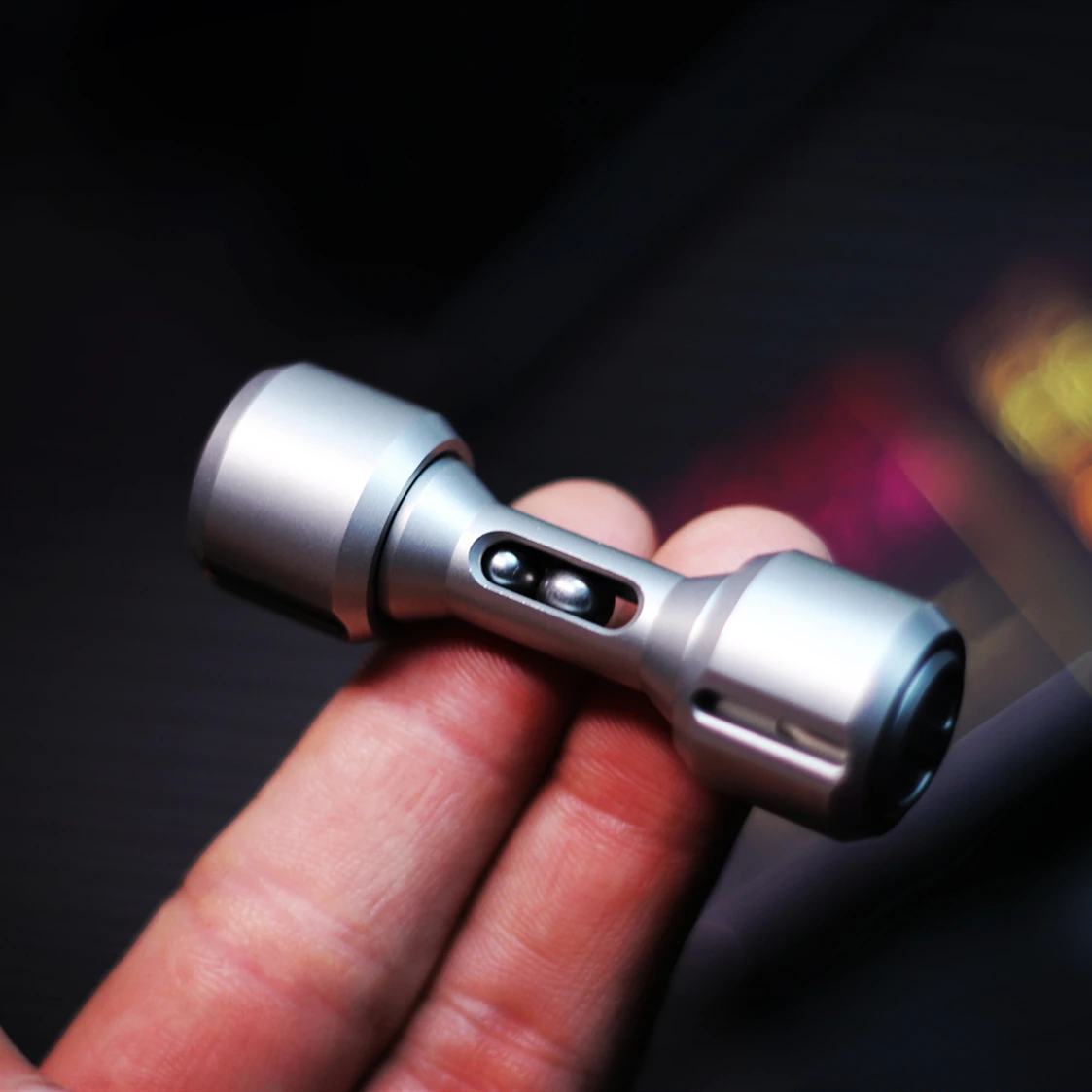 Декомпрессионная игрушка второго поколения из вольфрамовой стали и титанового