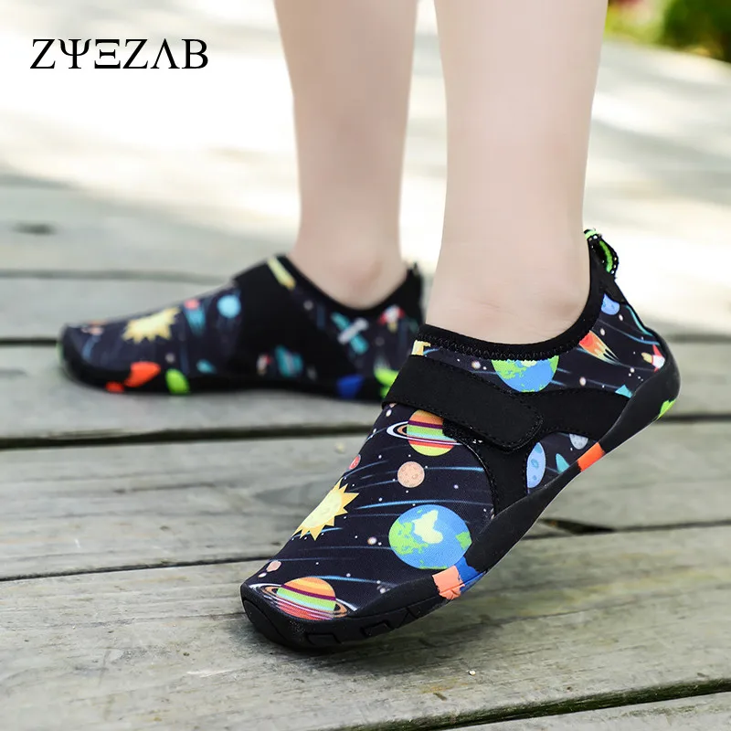 

Kids Aqua Shoes Breathable Beach Sandals Children Boys Girls Quick Dry Water Shoes Antiskid Barefoot Socks for Swimming 2021