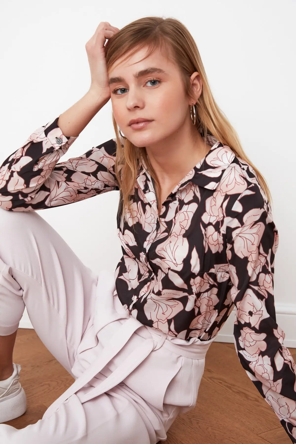 

Trendyol Printed Shirt TWOSS21GO0048