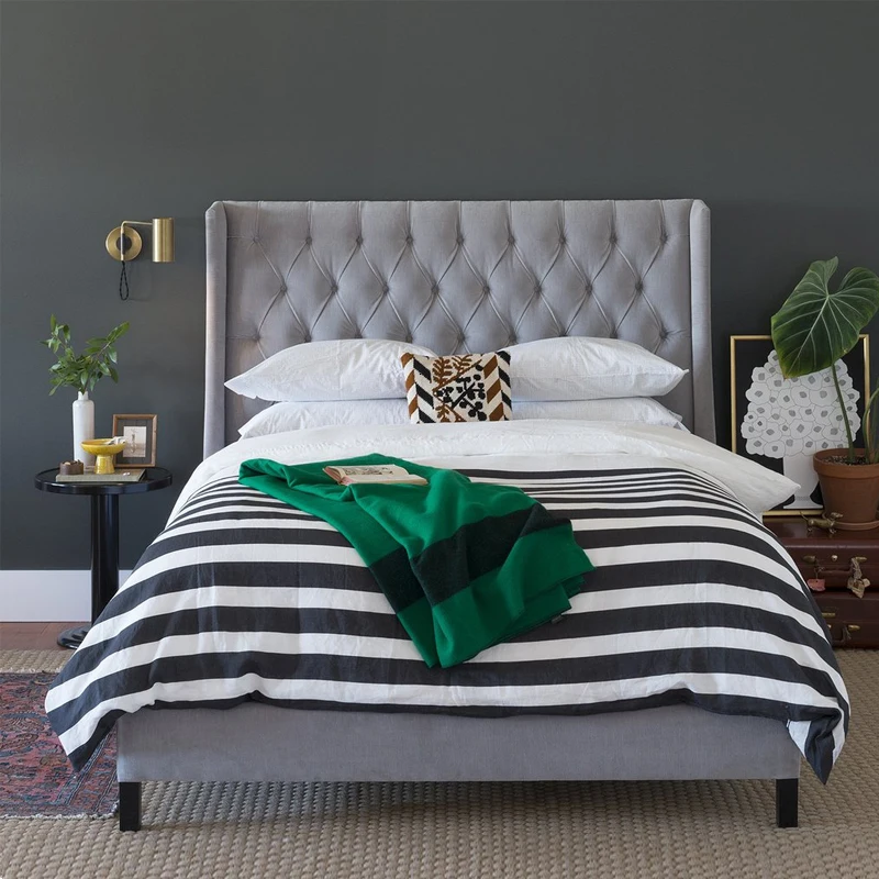 Современный светодиодный светильник с подсветкой настенный из Золотого Металла