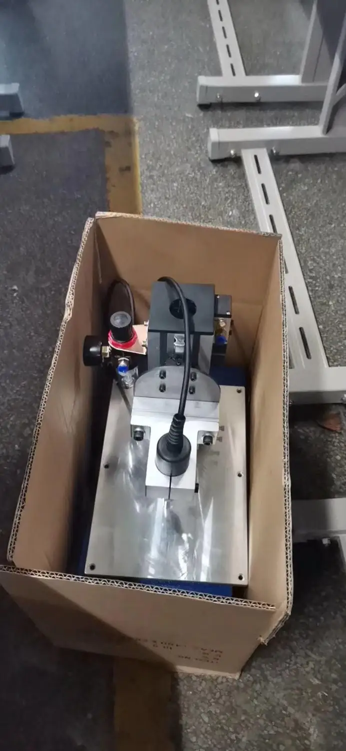 

35k one point ultrasonic earlop welding machine with stock