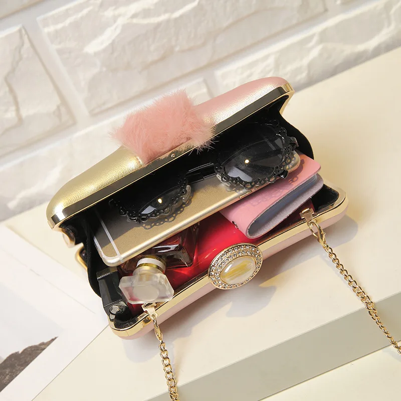 

Winter 2019 Fashion New Sweet Girl Small Shoulder Evening bag Soft Plush Women Designer Handbag Casual Shoulder Messenger bag