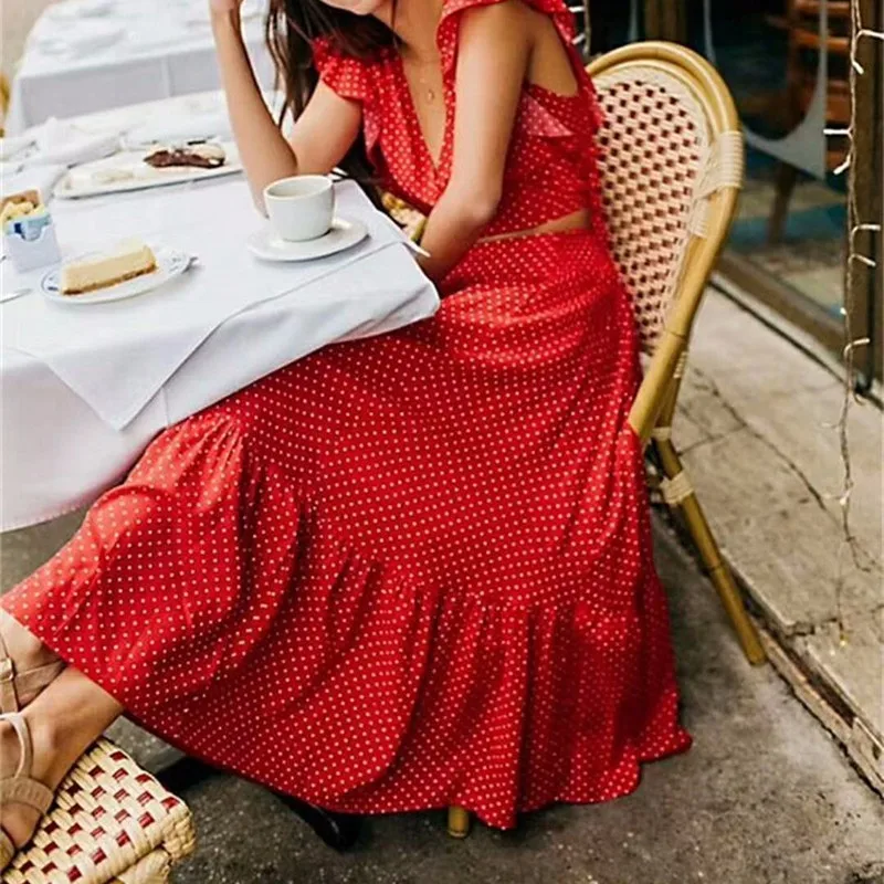 Юбка в горошек TWOTWINSTYLE летний костюм с v образным вырезом и оборками короткий топ