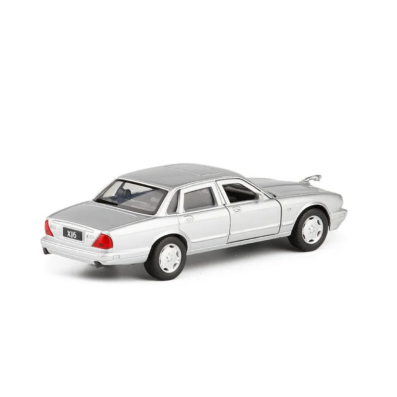 Модель игрушечного автомобиля 1/36 04 XJ6 копия мини из сплава Авторизованная