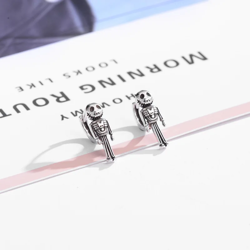 Серьги-клипсы в ретро-стиле S925 простого цвета с нестандартным черепом
