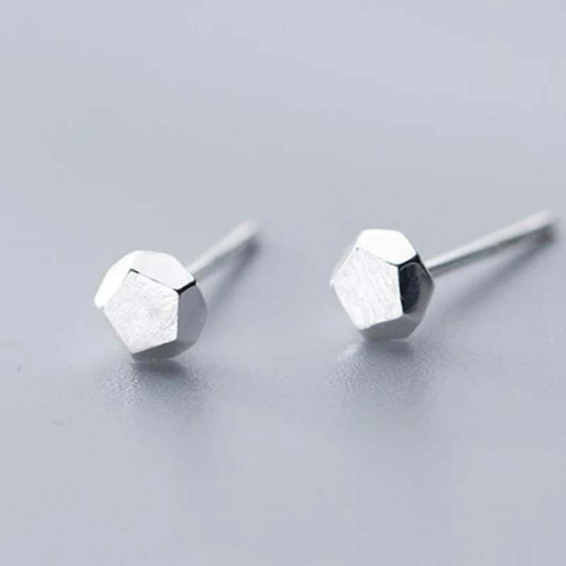 

Женские миниатюрные серьги-гвоздики в виде кубика, маленькие серьги-гвоздики в виде Пентагона из стерлингового серебра 925 пробы, минималист...