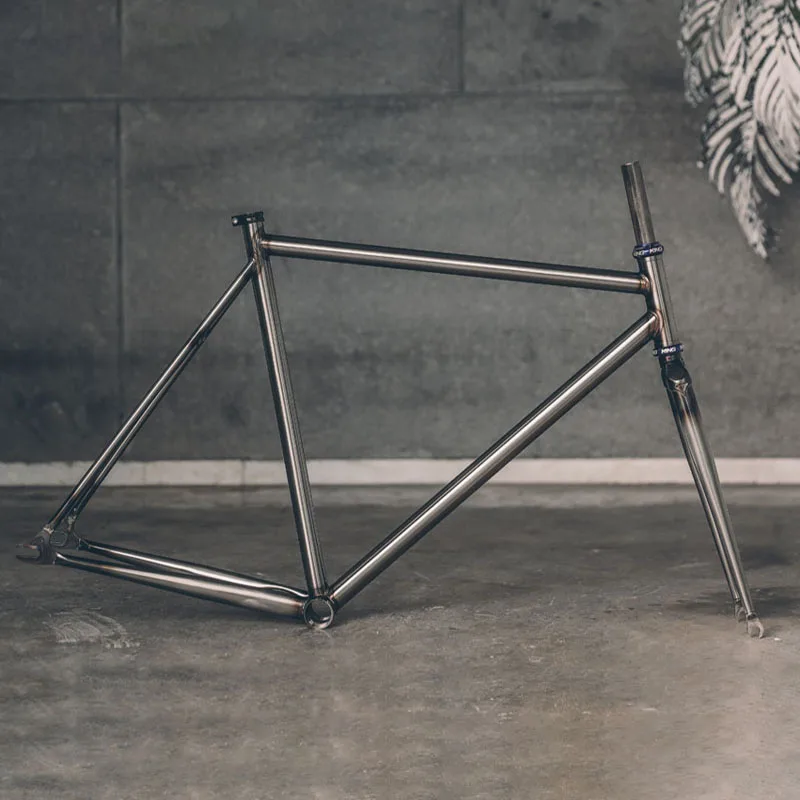 Велосипедная Рама с фиксированным зубчатым механизмом хромированная