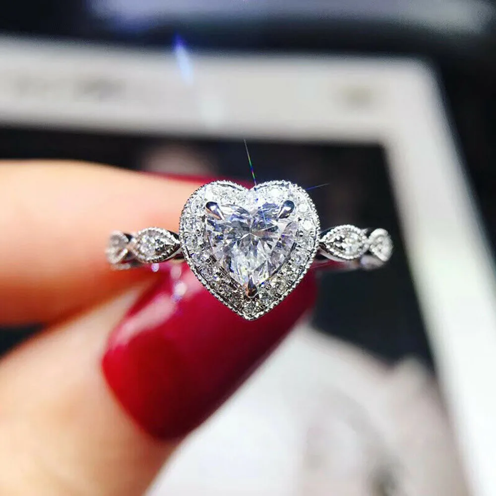 

Fashion Wedding Zircon Hollow Heart Finger Ring for Women Claws Mosaic Bride Dazzling Love Token Gift for Wife Lover