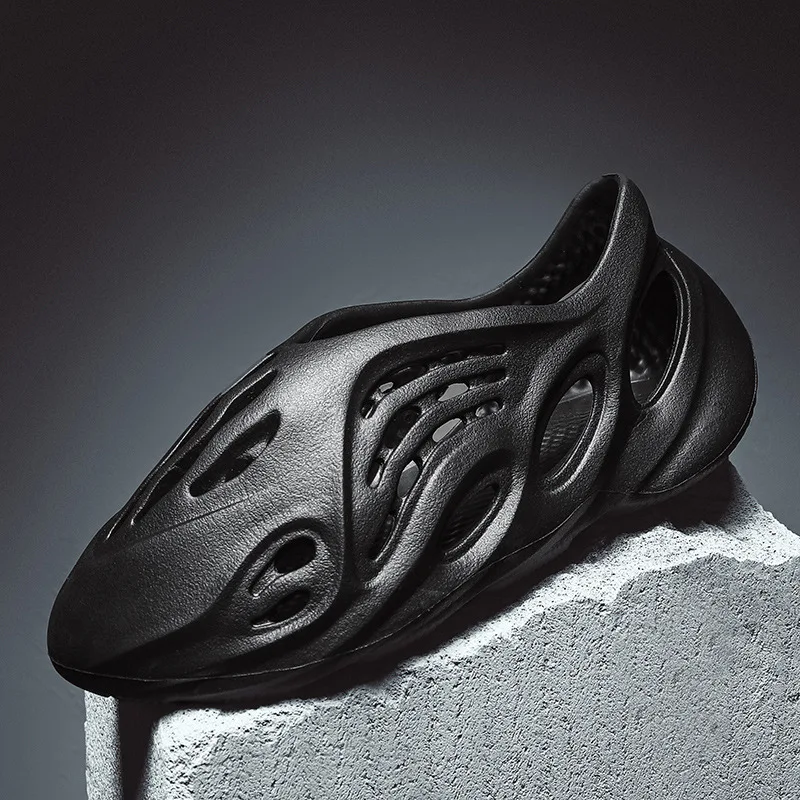 

2021 Summer New Coconut Hole Shoes Breathable Large Size Beach Large Size Outdoor Couple Sandals Men Summer Sandals