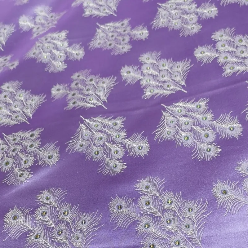 Tavuskuşu tüyü ipek saten kumaş etnik azınlık giyim malzemesi yelek çocuk giyim kumaş