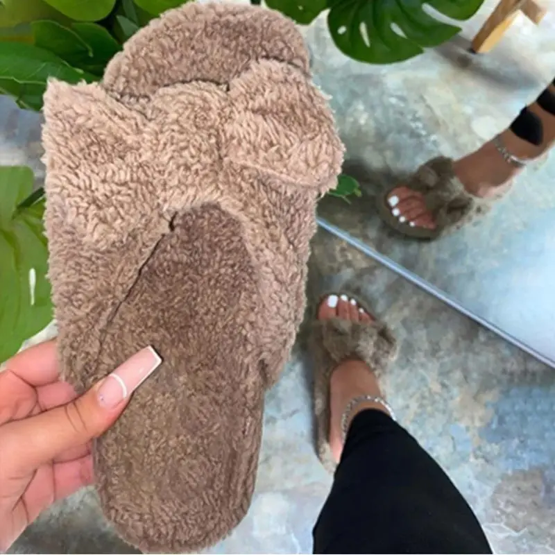 

Home Slippers Women Fur Slides Furry Slippers Cute Winter Shoes Couple Indoor Shoes Flat Sandals Pantuflas Sapatos Das Mulheres