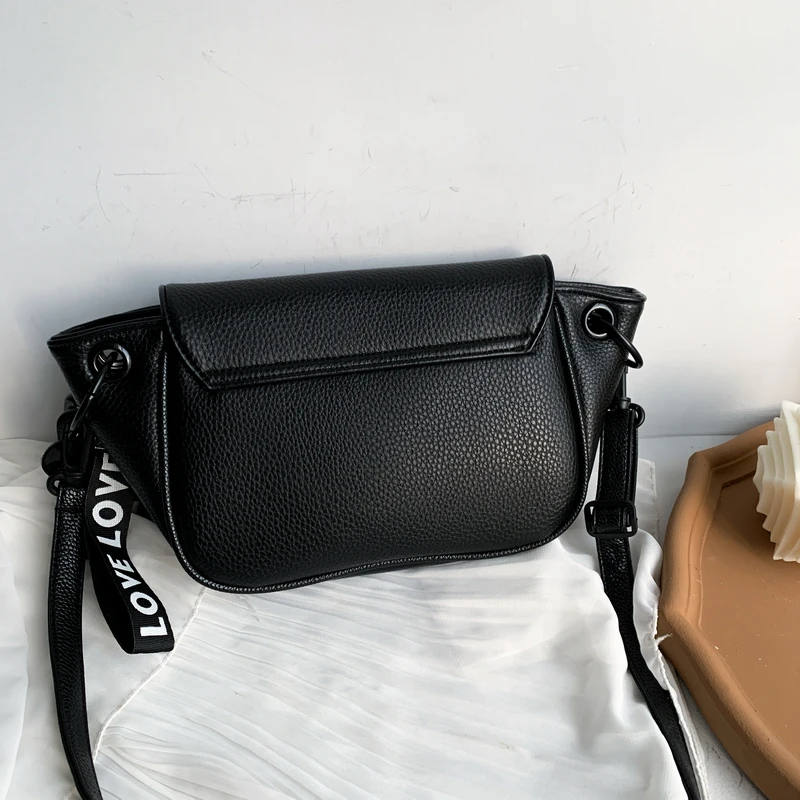 Женская сумка с цепочкой Mododiino Half Moon на плечо из искусственной кожи однотонная