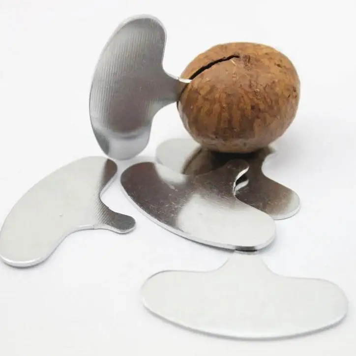 

Portable Nut Cracker Sheller Walnuts Metal Key Opener New Nut Device Kitchen Tool Wholesale