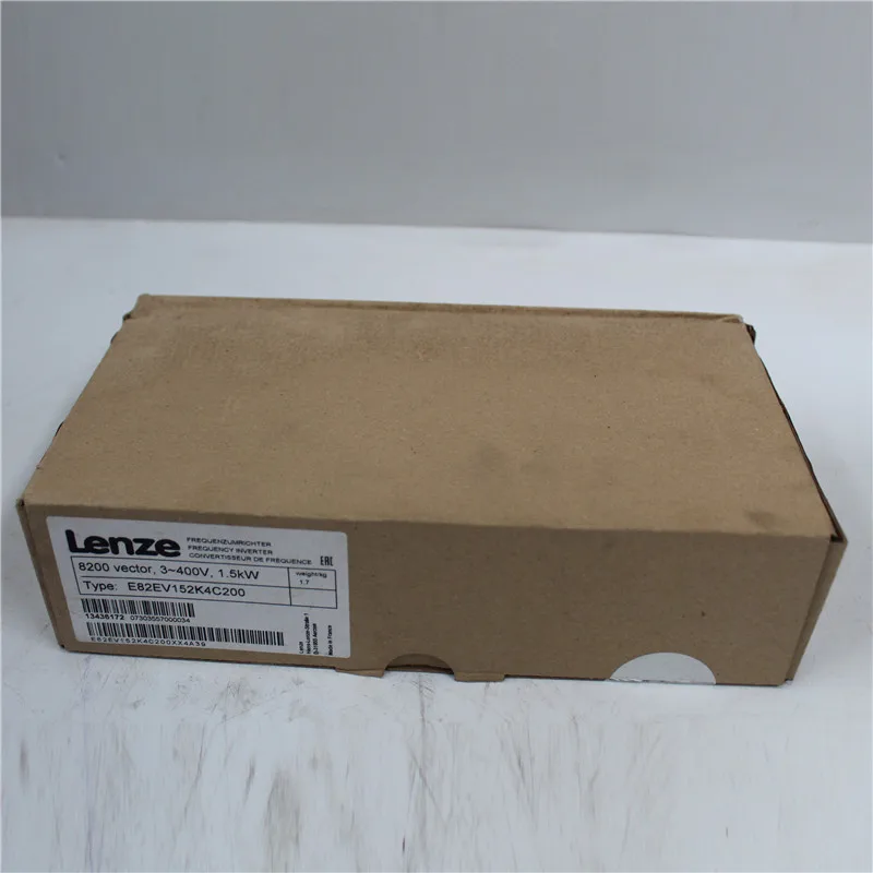 

Новый оригинальный инвертор Lenze E82EV152K4C200 E82EV152_4C200
